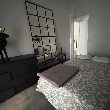 Decoluxe !Apartamento Con 1 Camera Da Letto , In Zona San Paolo , Via Martiniana Turin Ngoại thất bức ảnh