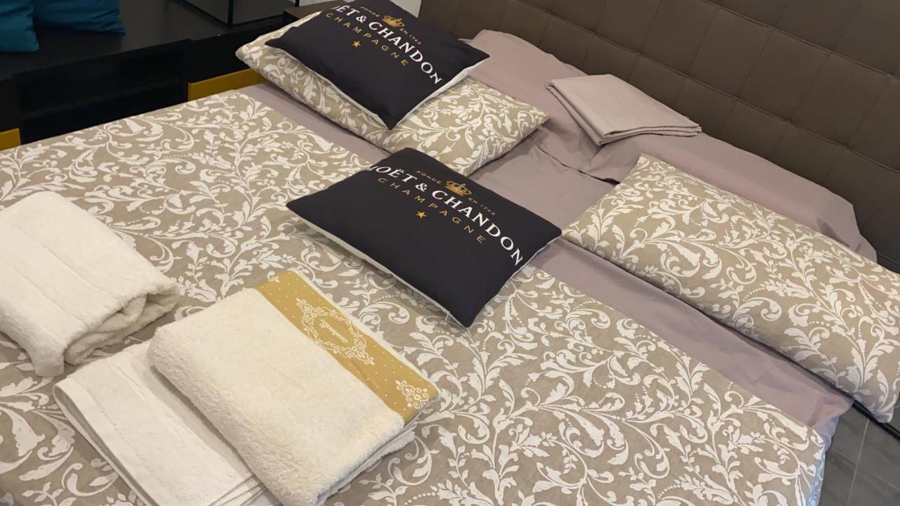 Decoluxe !Apartamento Con 1 Camera Da Letto , In Zona San Paolo , Via Martiniana Turin Ngoại thất bức ảnh