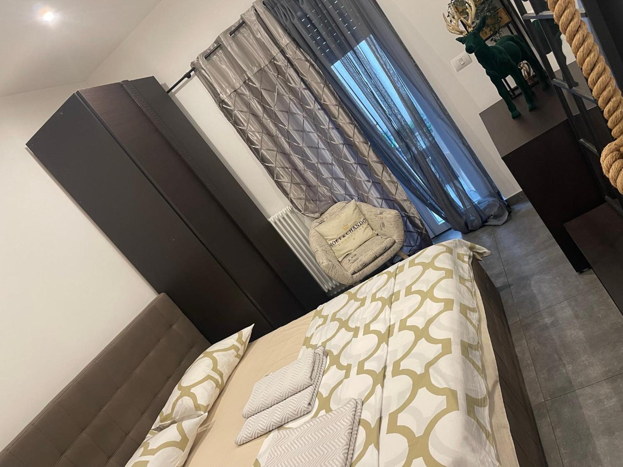 Decoluxe !Apartamento Con 1 Camera Da Letto , In Zona San Paolo , Via Martiniana Turin Ngoại thất bức ảnh