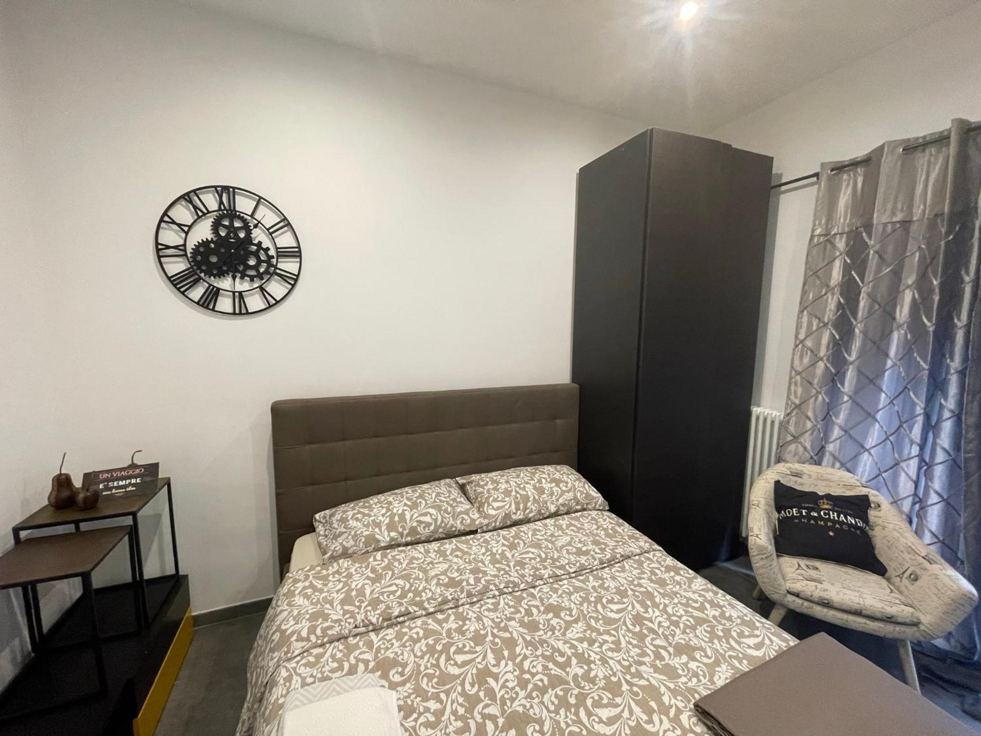 Decoluxe !Apartamento Con 1 Camera Da Letto , In Zona San Paolo , Via Martiniana Turin Ngoại thất bức ảnh