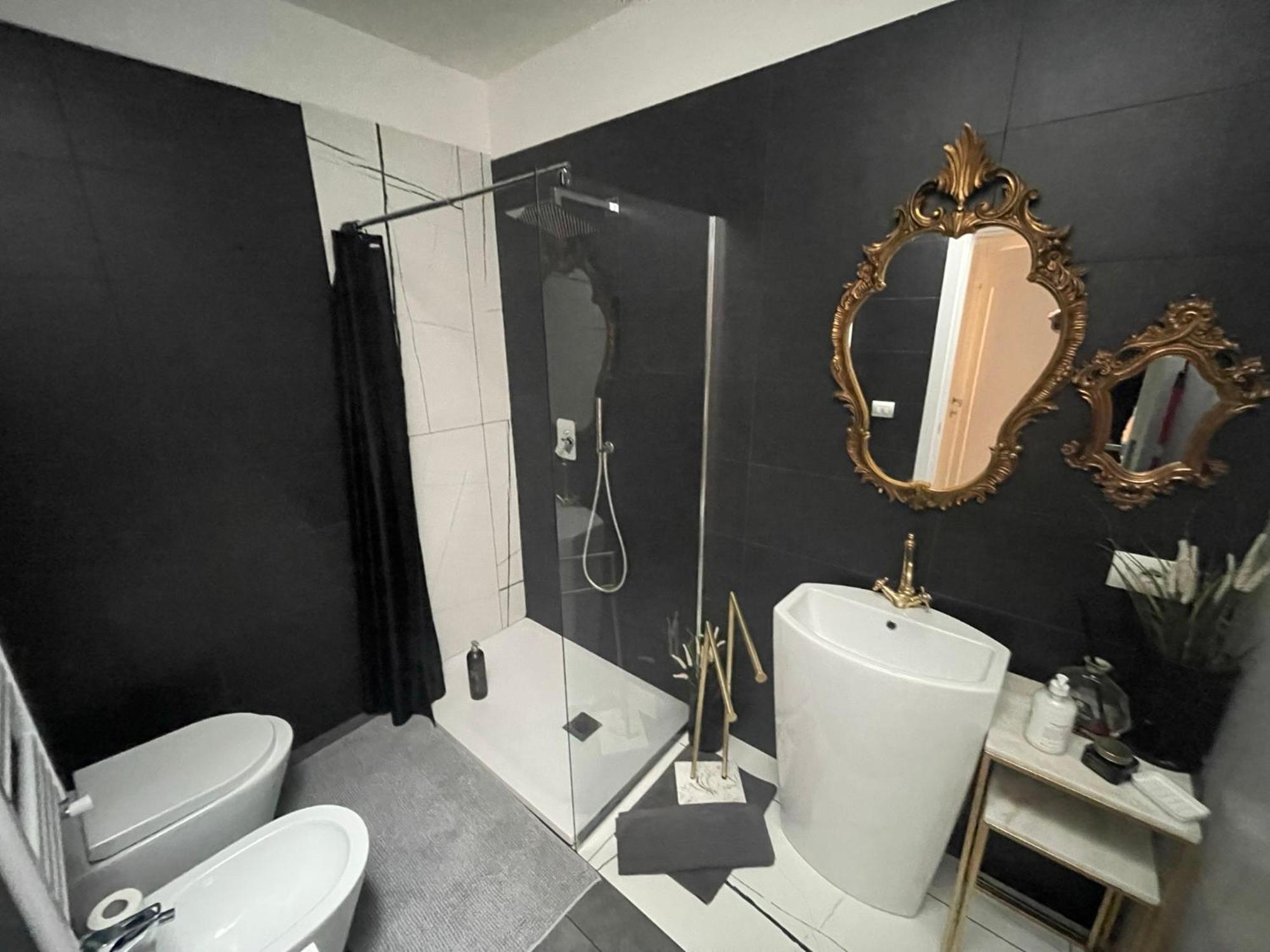 Decoluxe !Apartamento Con 1 Camera Da Letto , In Zona San Paolo , Via Martiniana Turin Ngoại thất bức ảnh