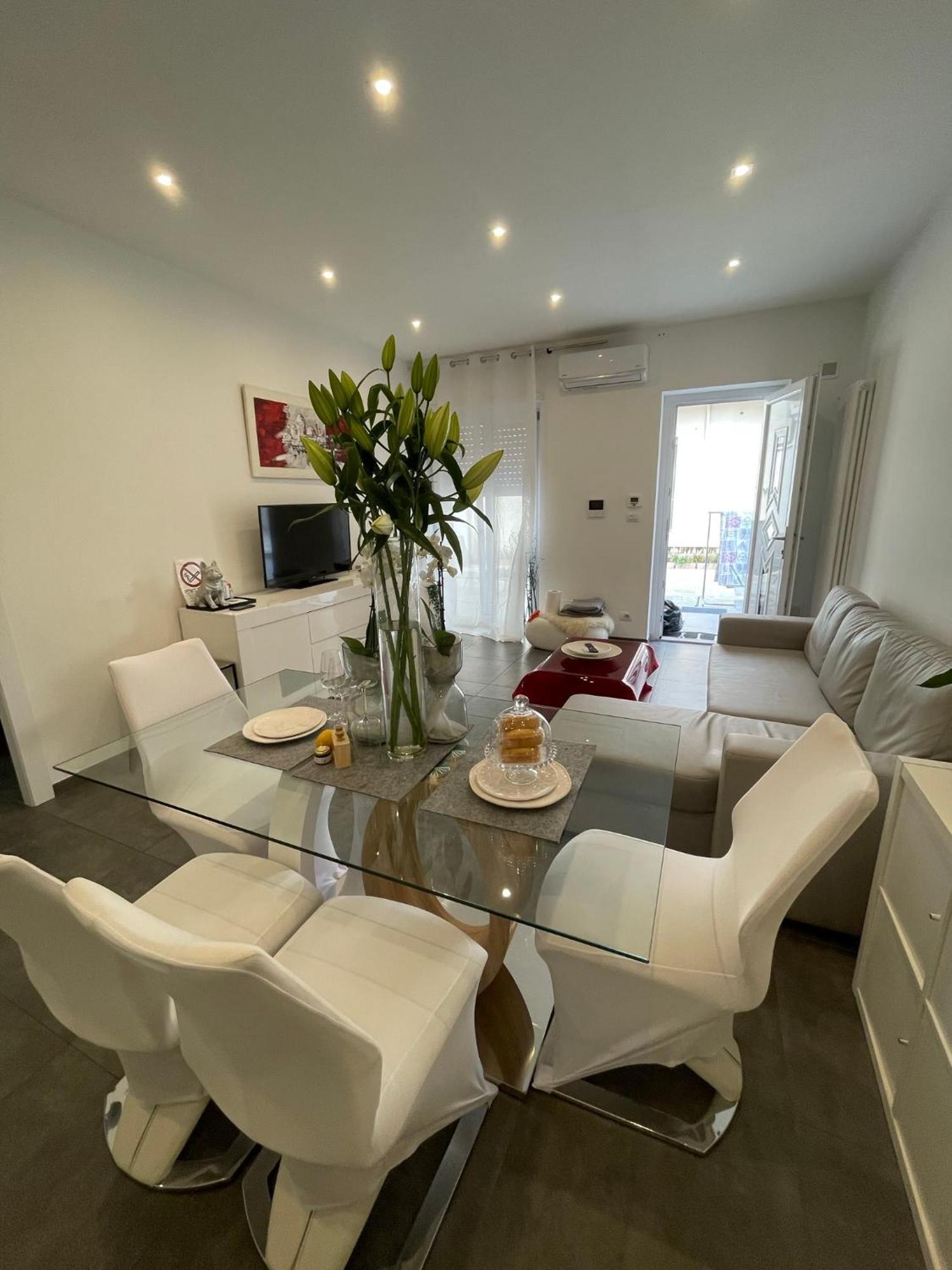 Decoluxe !Apartamento Con 1 Camera Da Letto , In Zona San Paolo , Via Martiniana Turin Ngoại thất bức ảnh